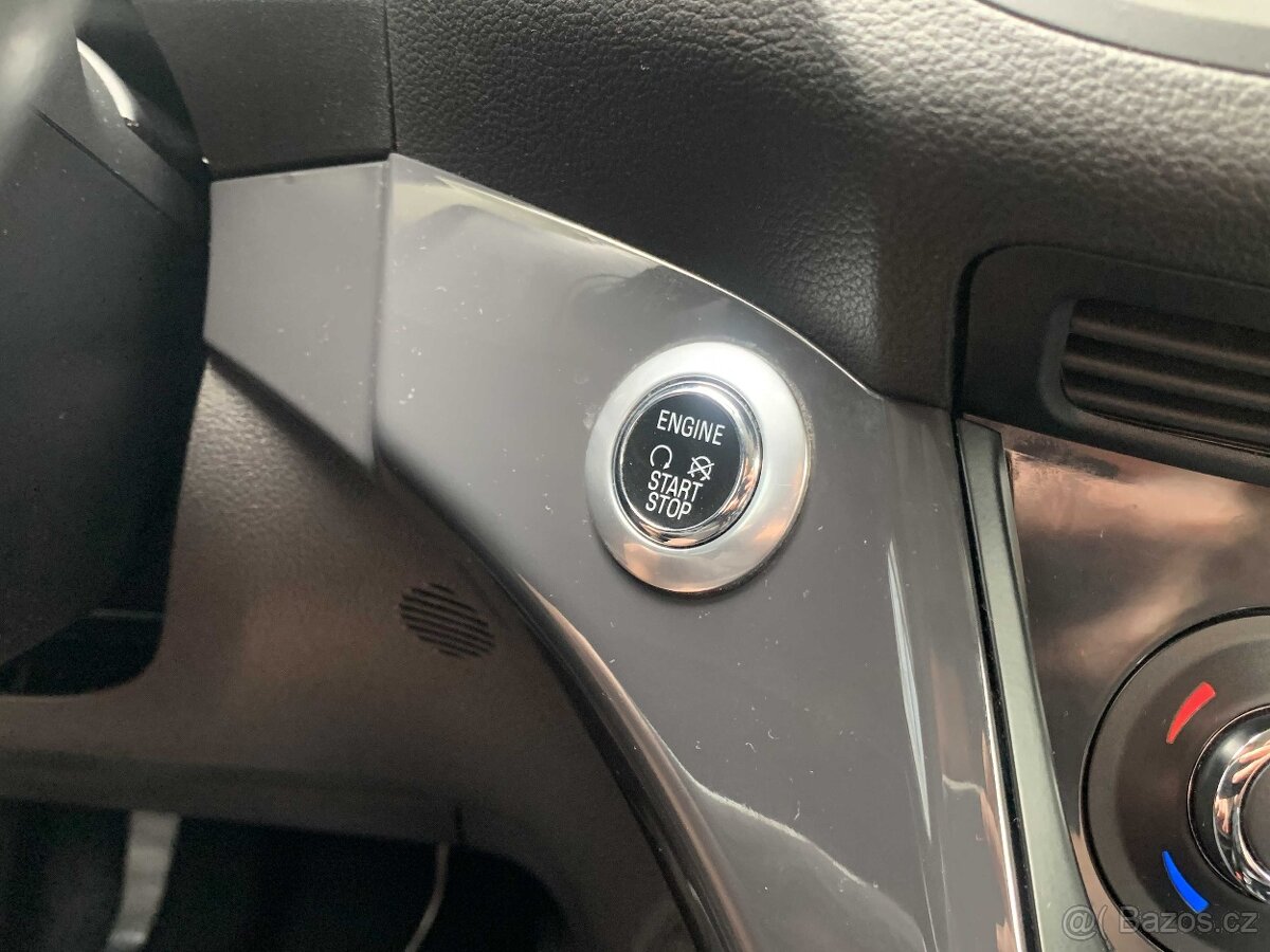 Ford Kuga 1.5 benzin 110 kW SERVISKA r.v. 2015 - 9