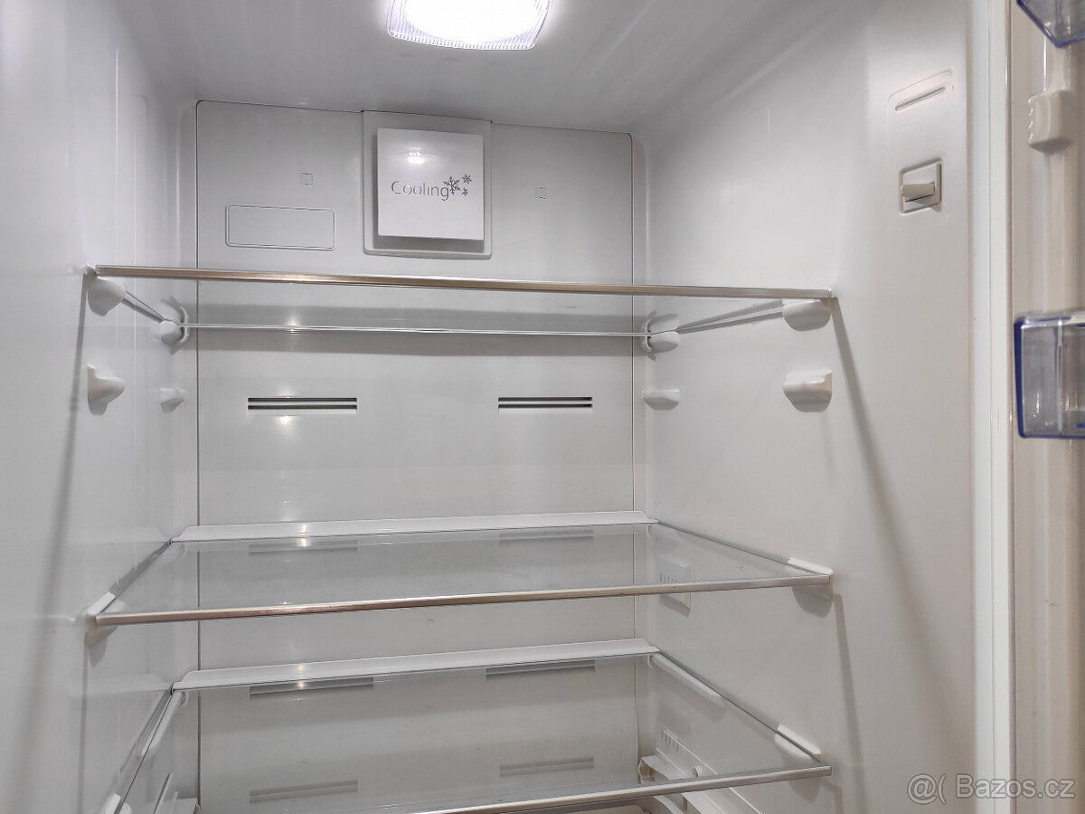 Lednice s mrazákem BEKO CN237231 K60365NE Na díly - 9