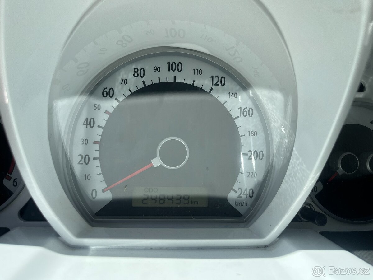 KIA PROCEED 1.6 CRDi Kupé - 9