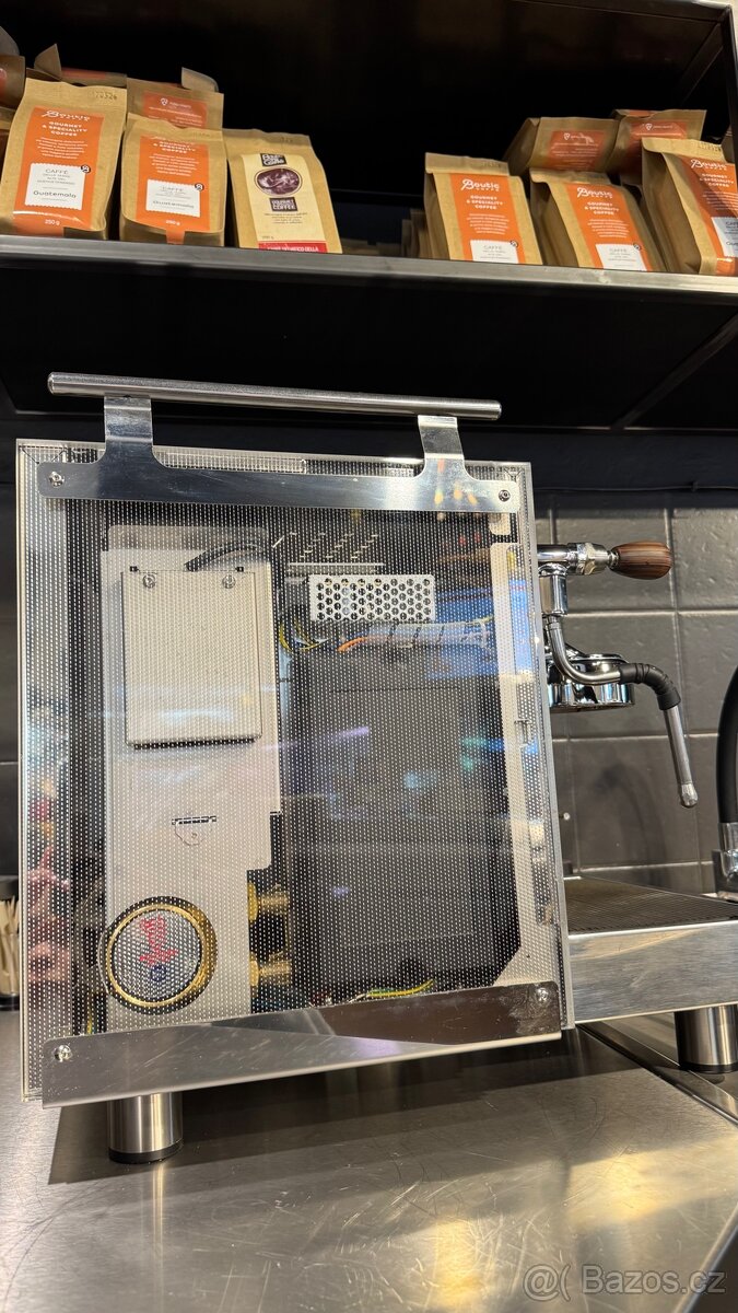 Kávovar Profi/Domácí Bezzera Matrix DE - italský - 9