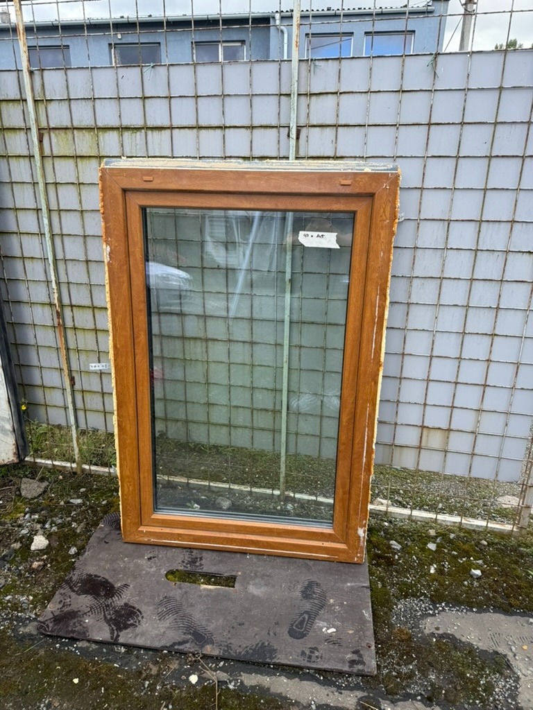 Plastové okna trojsklo, zlatý dub/bílá různé rozměry - 9