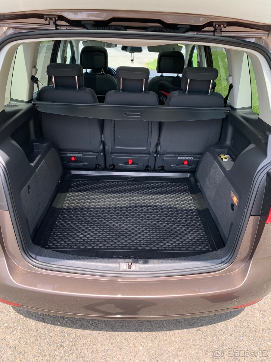 Volkswagen Touran 1.4TSI Life - 9