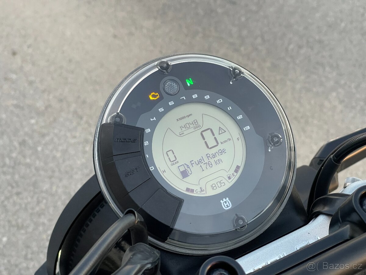 Husqvarna Svartpilen 125 2023 11 kW A1 1. majitel - 9