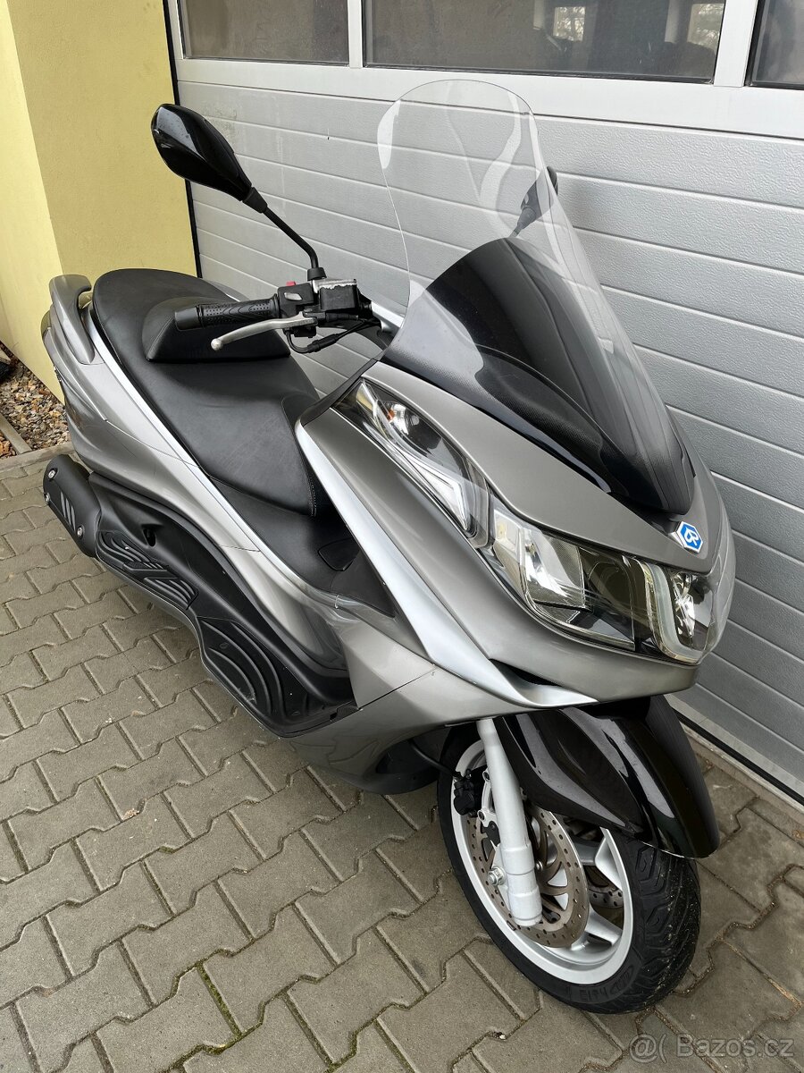 Piaggio X10 125 - 9