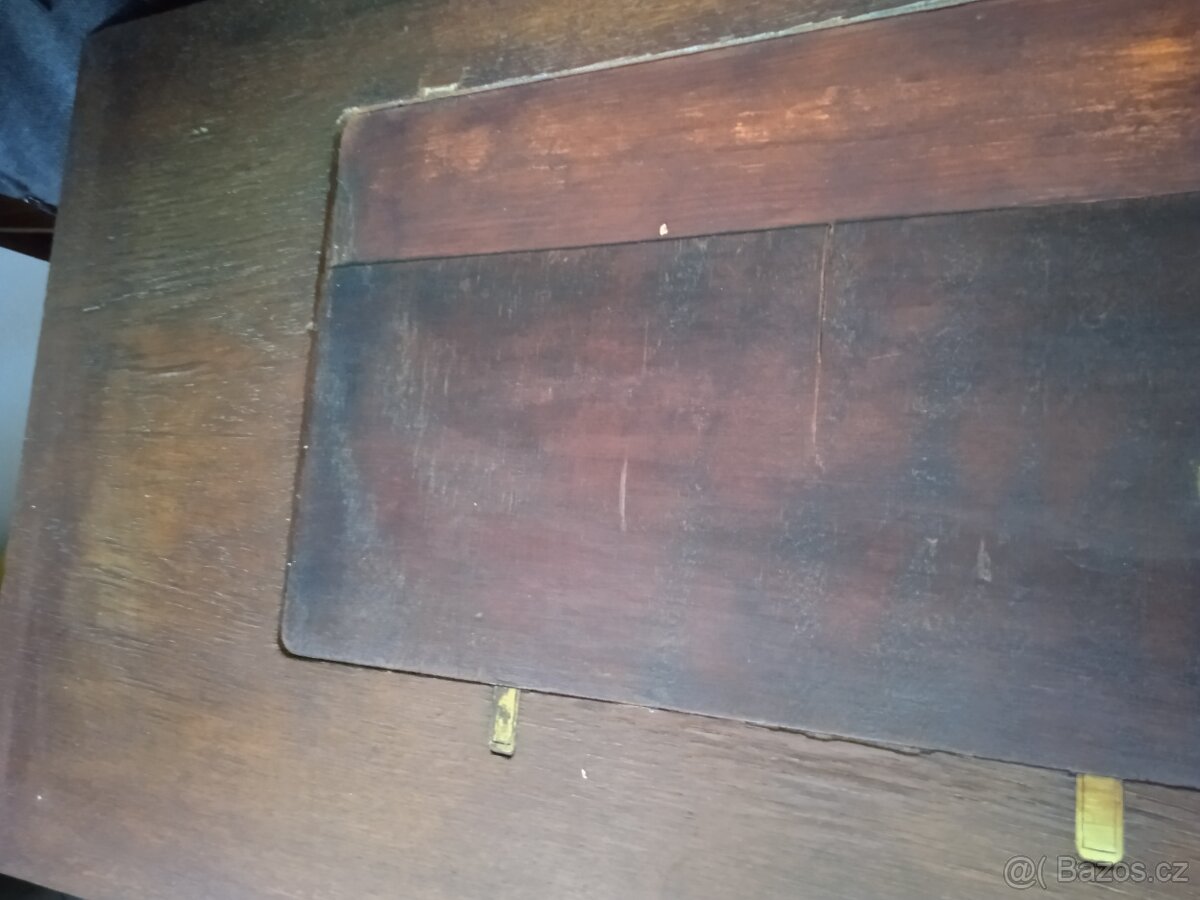 Sici stroj se stolkem Lada - 9