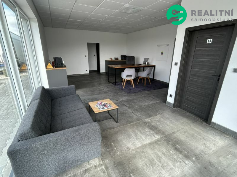 Novostavba haly, pozemek 3000m2, 8km od Brna, u D1 - 9