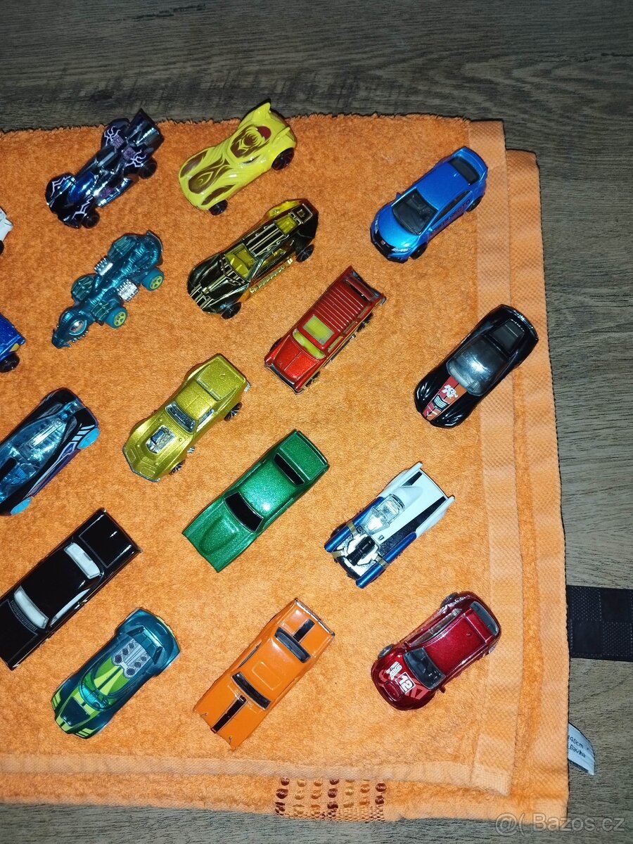 Hot wheels autíčka 36 ks - 9