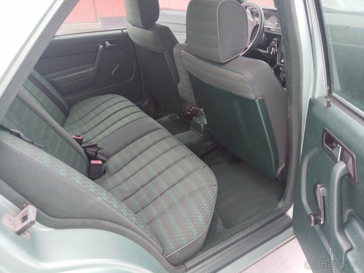 Mercedes Benz 190 1.8i - 9