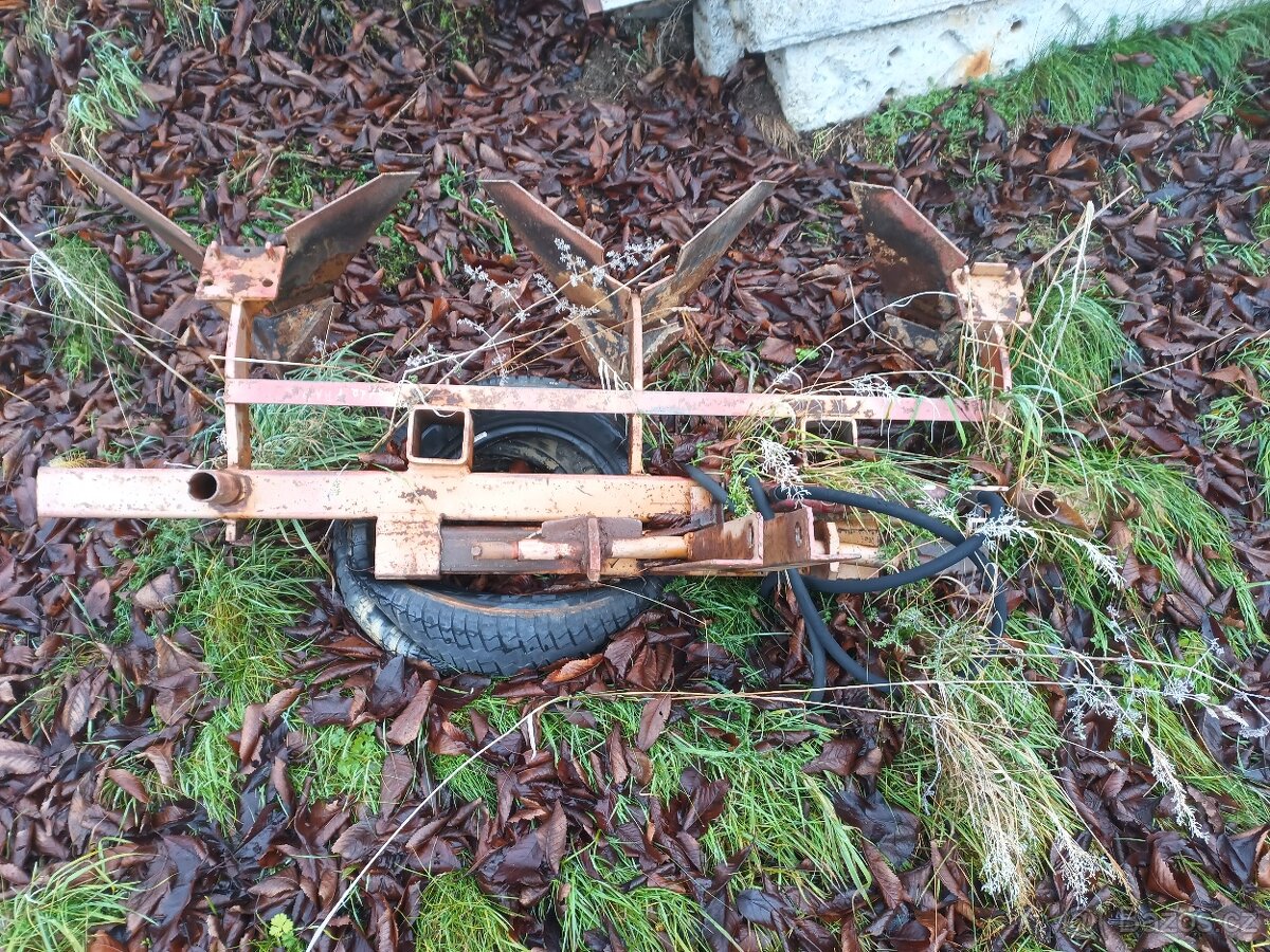 traktor 5211 vlek, brány, čert na brambory, nakladač - 9