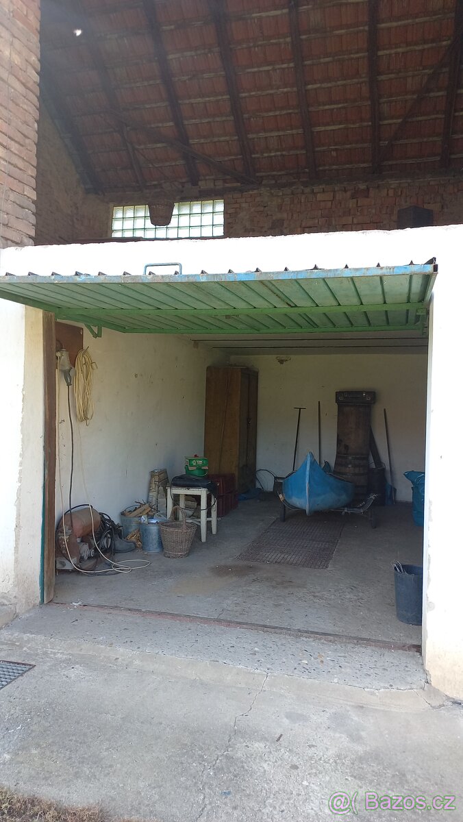 Prodej zemědělská usedlost blízko Prahy rodinnýdům - 9