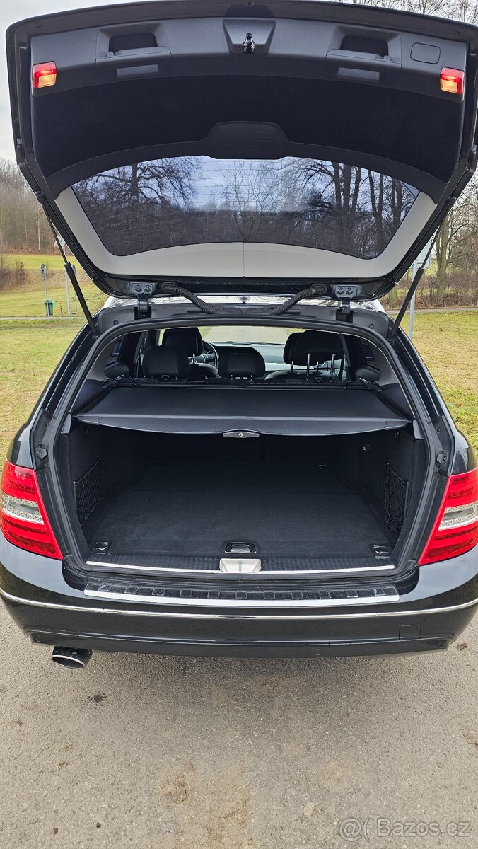 Mercedes C200 1.8 CGI Benzín - 9