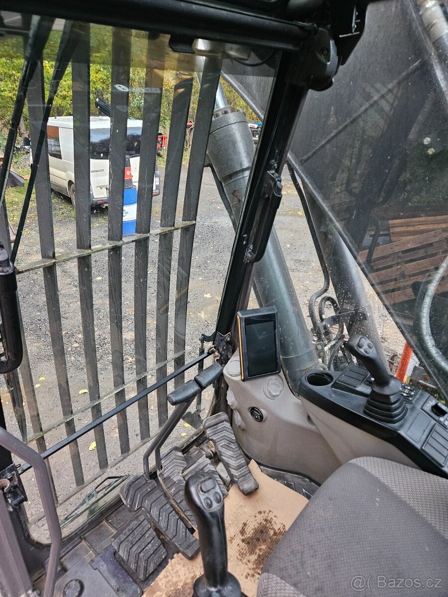 Pásový bagr Volvo EC160 e - 9