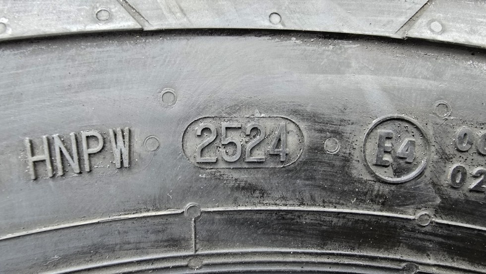 Letní pneu 225/75/16c Continental - 9
