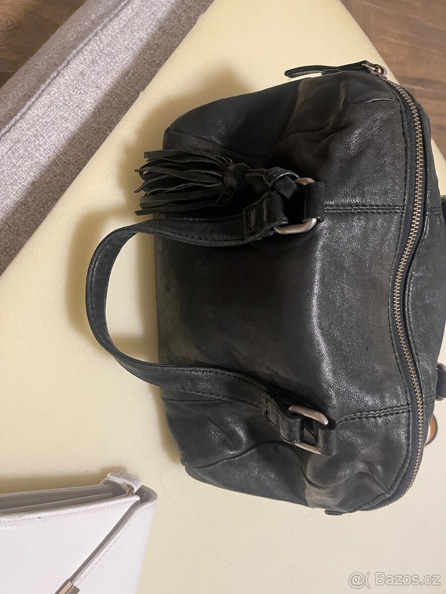 Kožený set( kozačky, sukně, kabelka) - 9