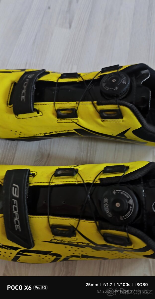 Cyklistické boty a dresy - 9