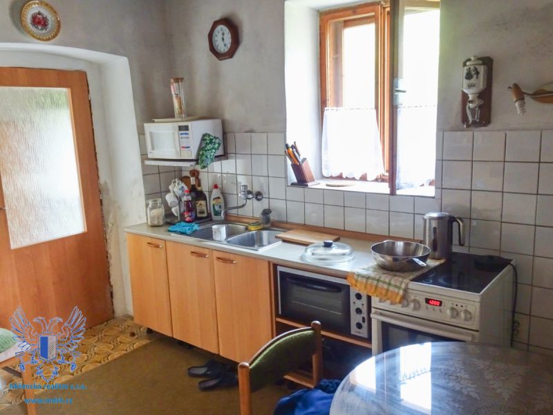 Prodej rodinného domu Vlčeves - 9