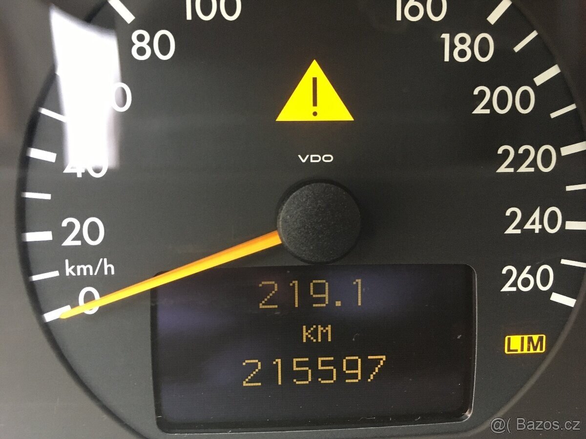 Mercedes benz E combi. w210 rok 2002 - 9