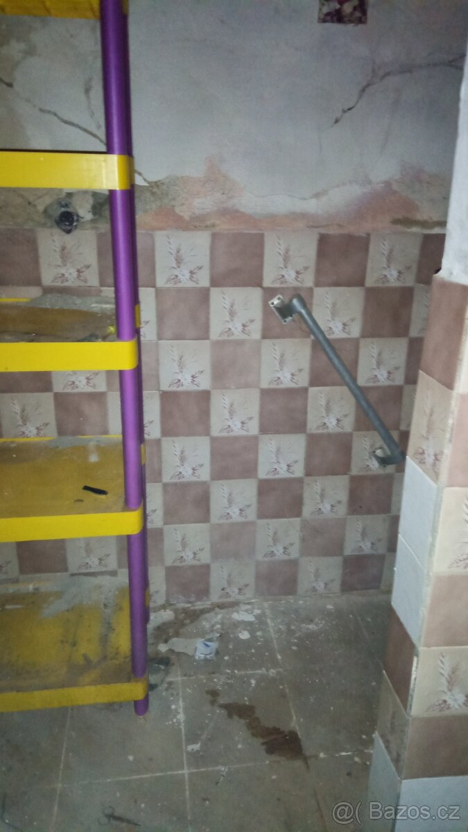 Rodinný dům nebo pozemek v Litobratřicích - 9