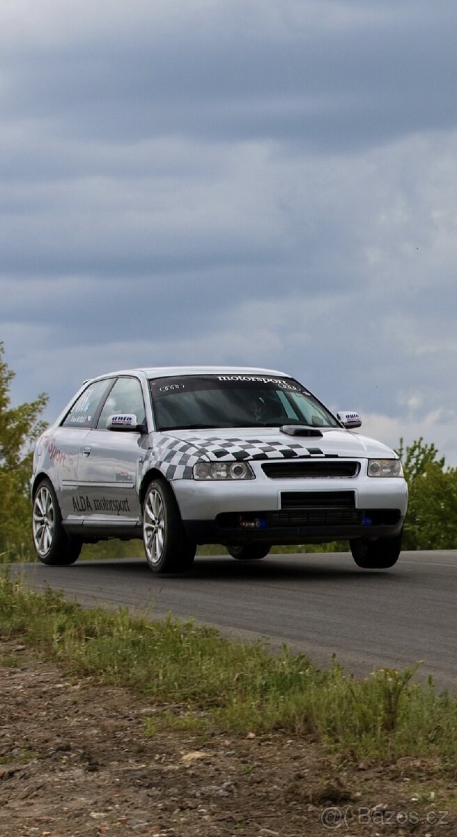 Závodní auto Audi A3 - 9