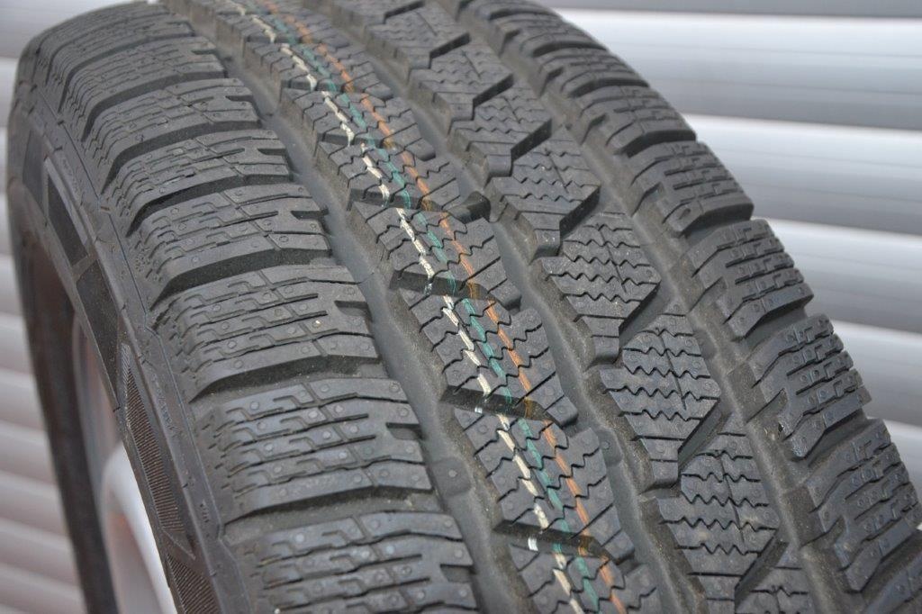 225/65 R16C sada Continental Mercedes Sprinter - 9