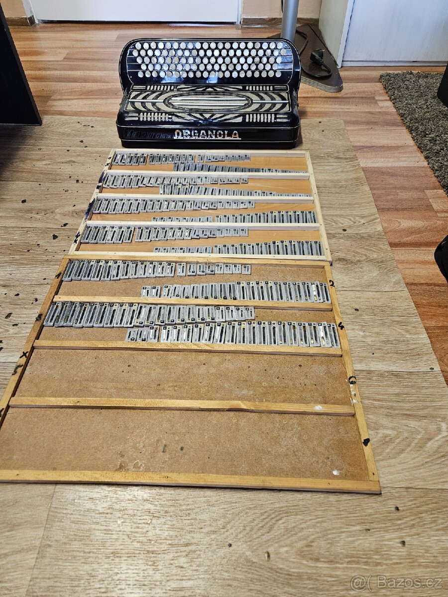 Opravy,ladění akordeon,heligonka - 9