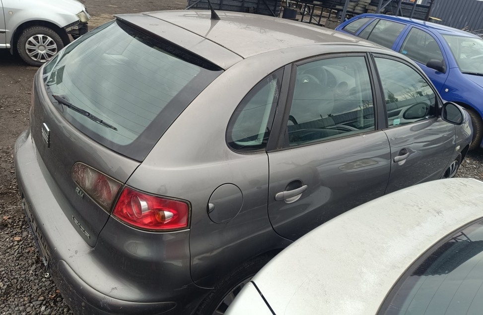 ND z Seat Ibiza 1390.cm3 55.kw benzín r.v.2003 (K27) - 9