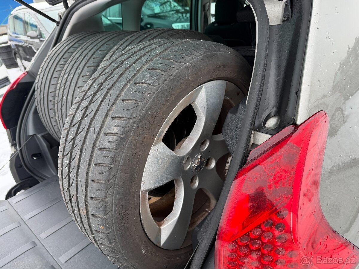 Peugeot 3008 1.6i 16V - 9