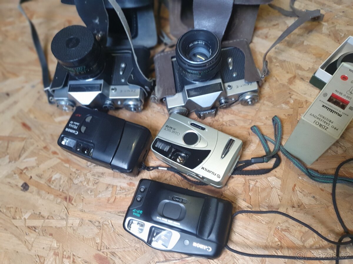 Stare fotoaparaty plus dva kusy ZENITH E. - 9