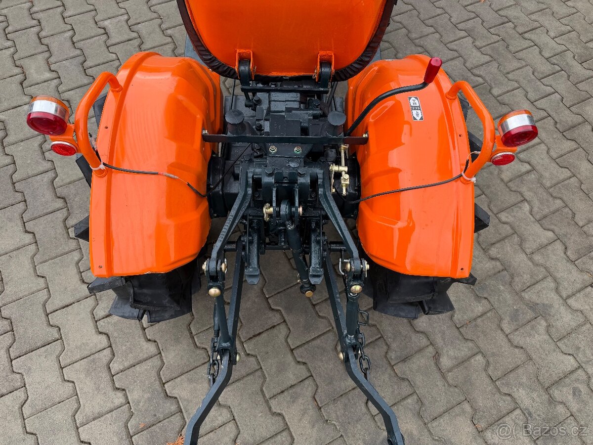 malotraktor Kubota B6001 3válec 4x4 - 9