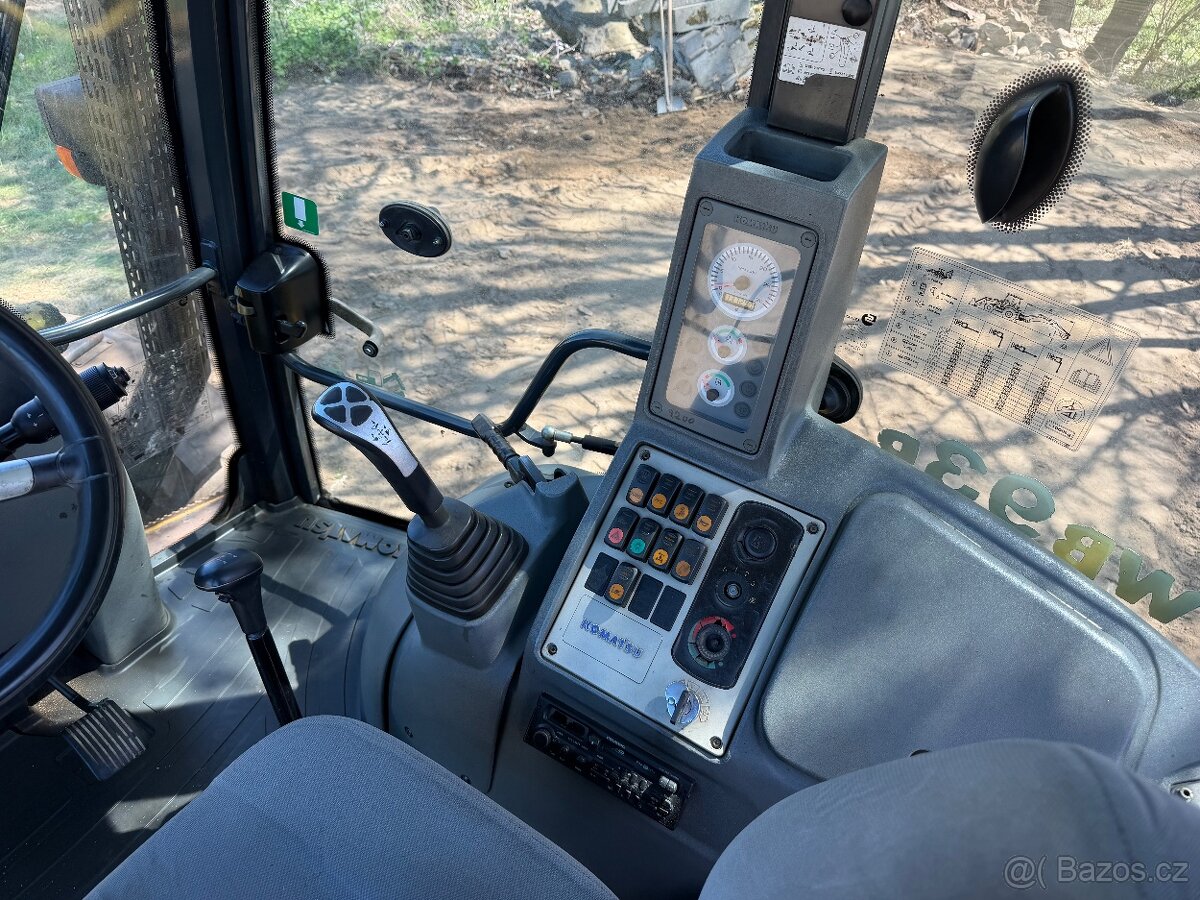 traktorbagr Komatsu WB93R - 9