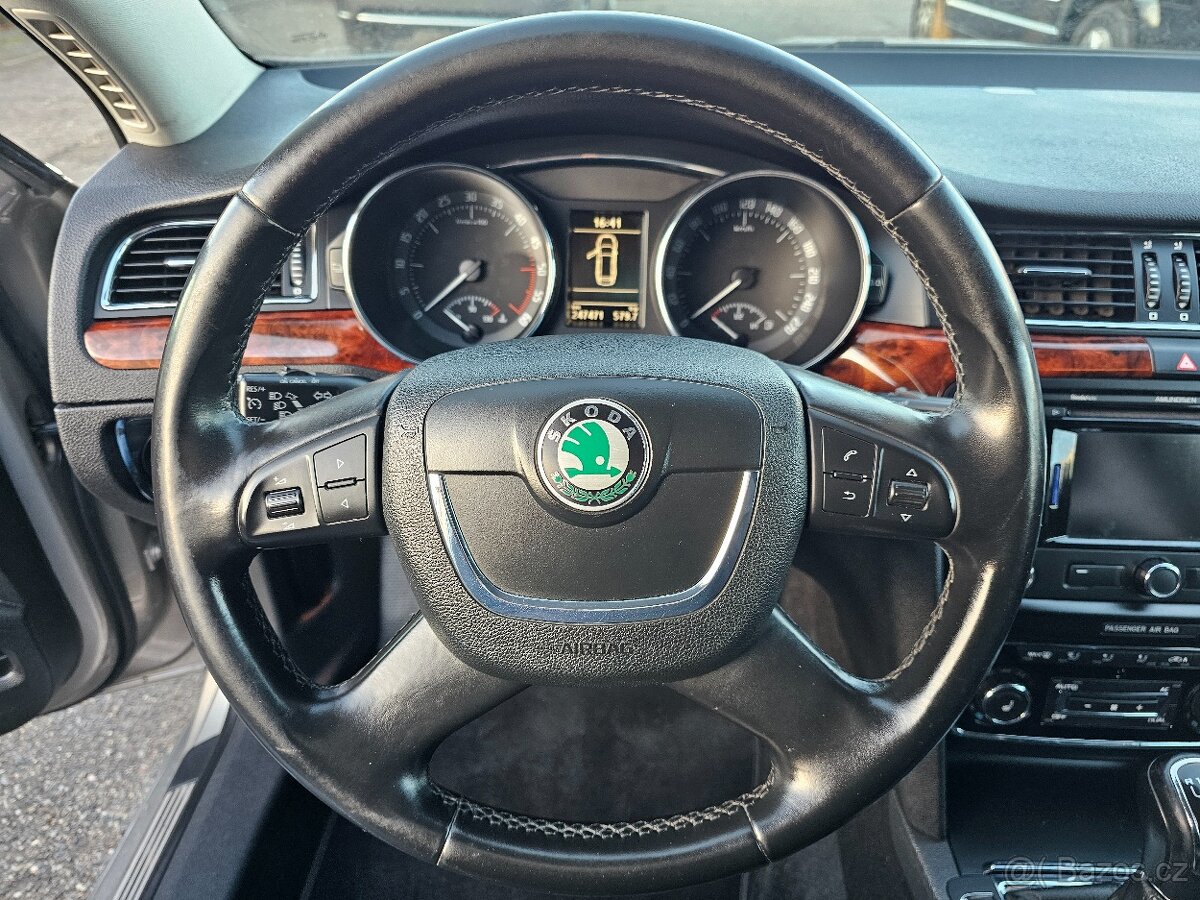 ŠKODA SUPERB 2010 2.0TDI 125kW 4x4 ELEGANCE,SENZORY,VÝHŘEV - 9