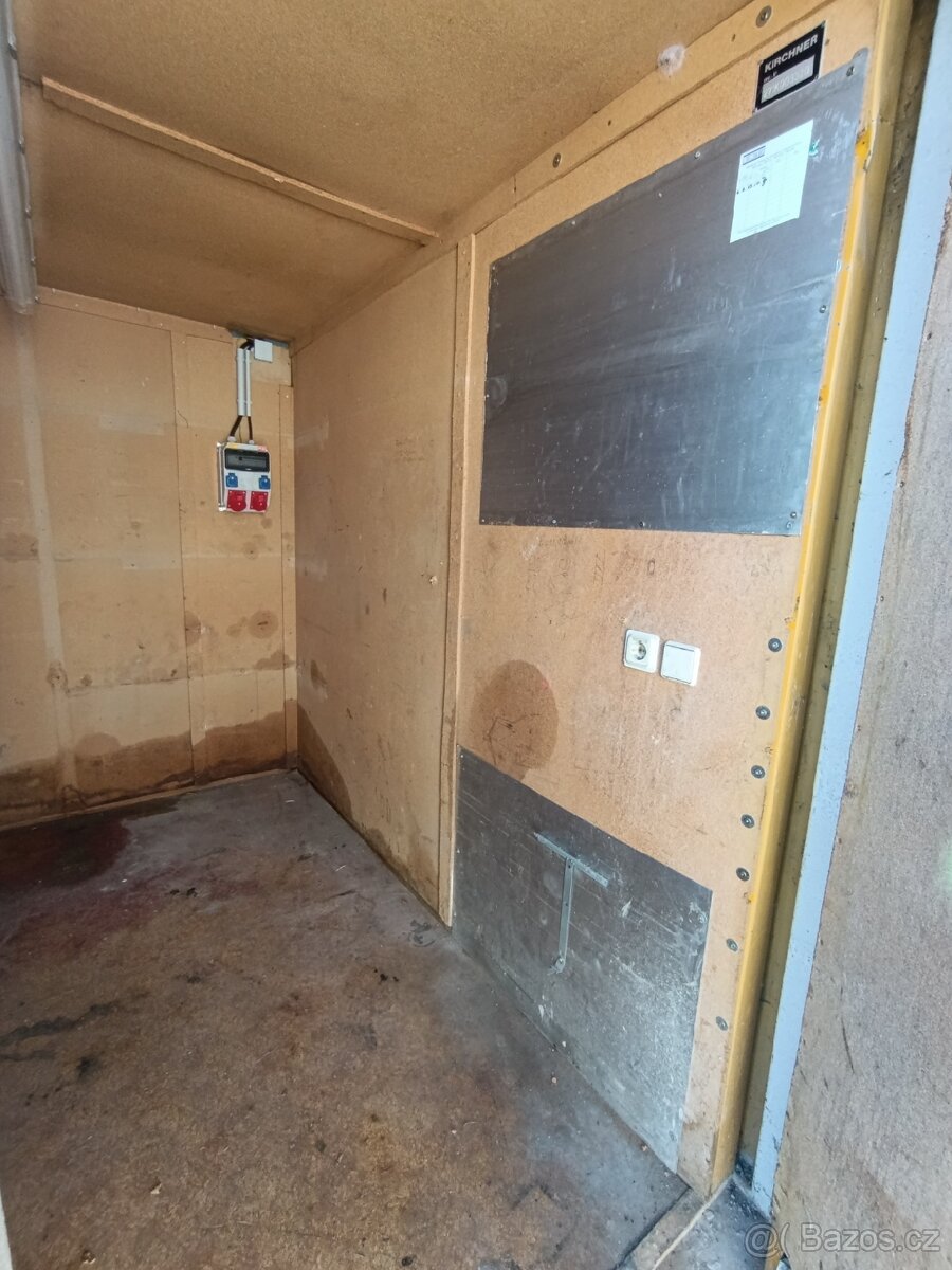 Zateplený skladový kontejner IZZY 3x2,5m (10ft) - 9