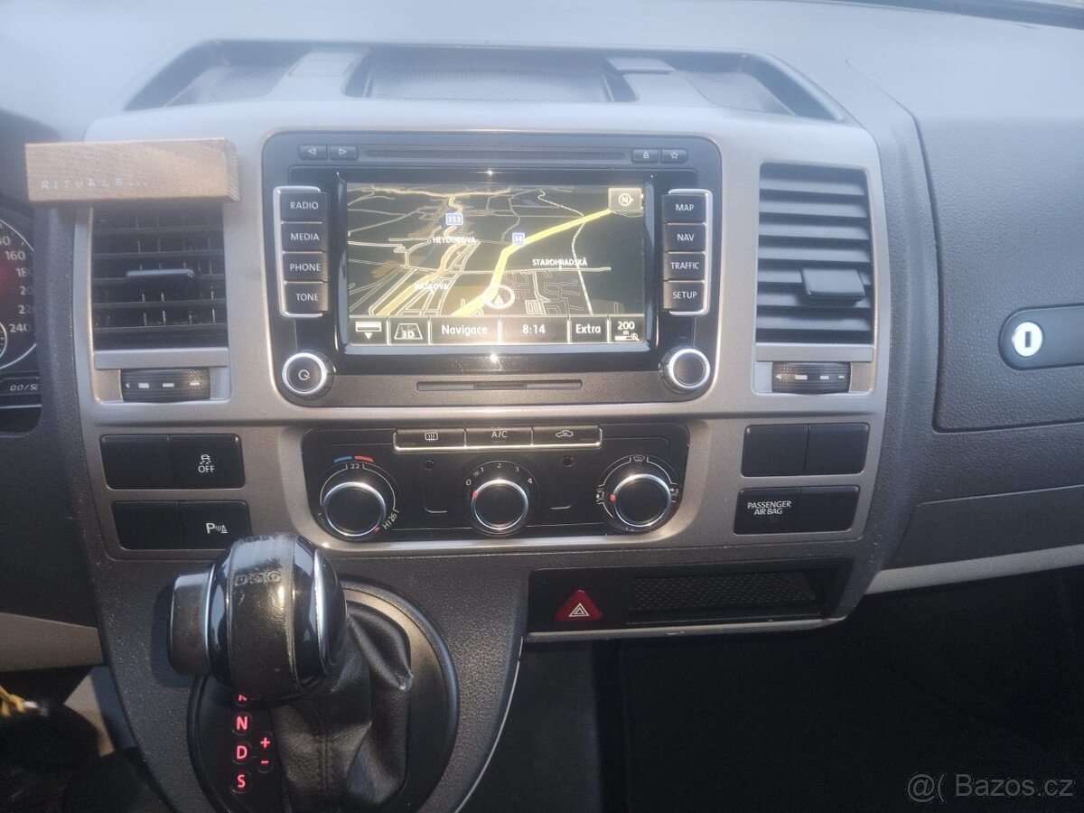 VW TRANSPORTER T5 FACE LONG 2.0TDI DSG 103KW 5MÍST - 9