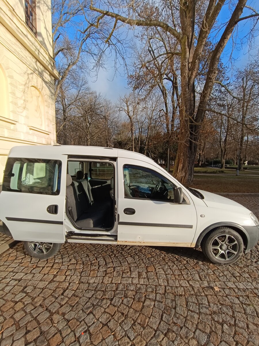 Opel Combo Tour - 9