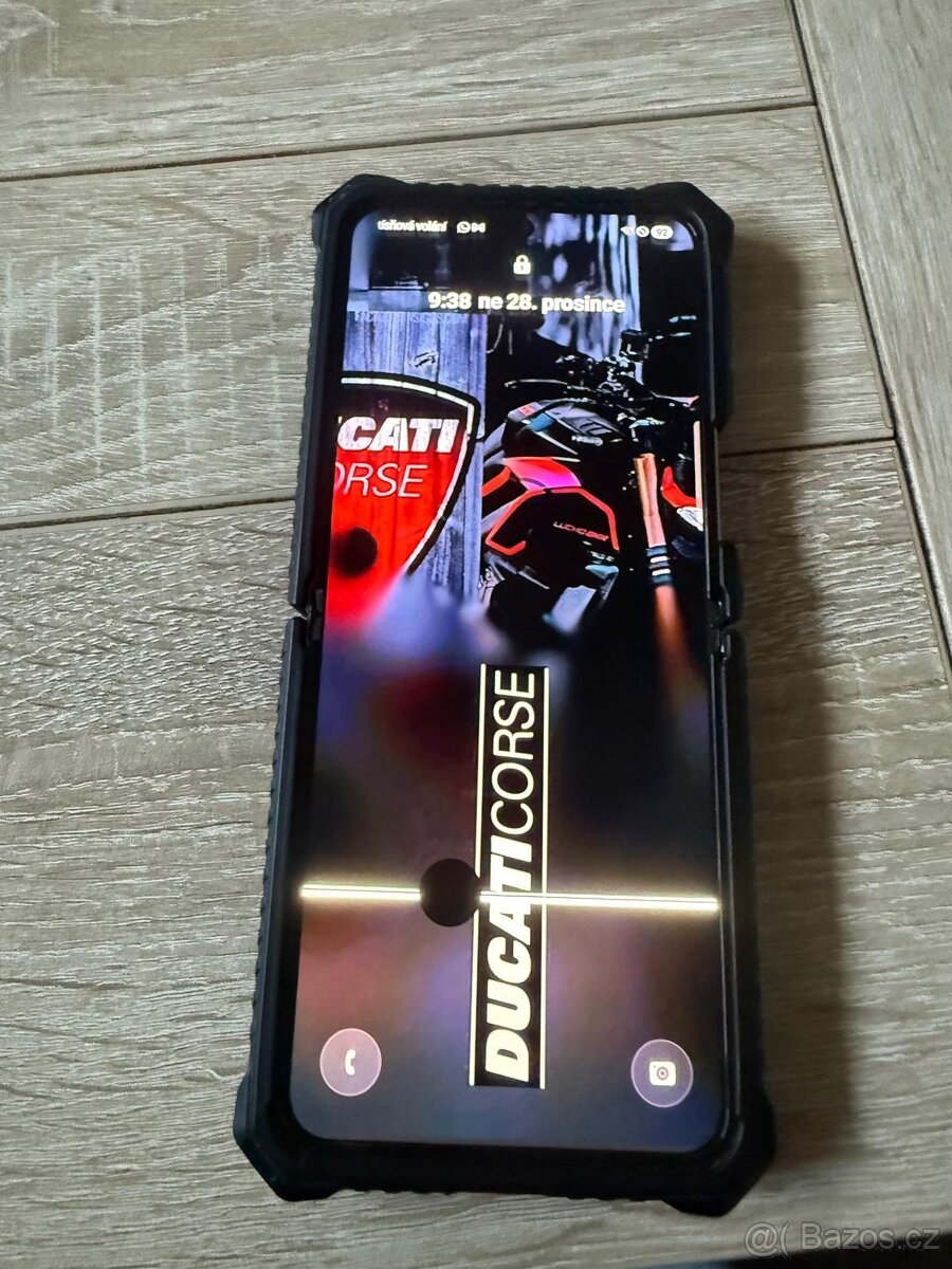 SAMSUNG GALAXY Z FLIP 4 - 9