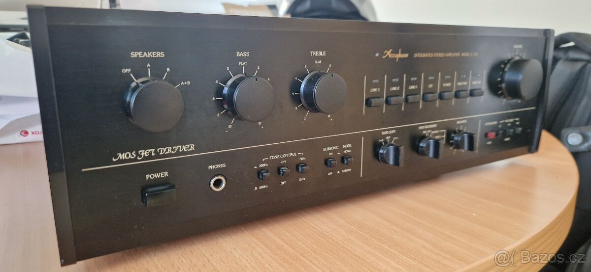 Accuphase e-205 integrovaný zesilovač - 9