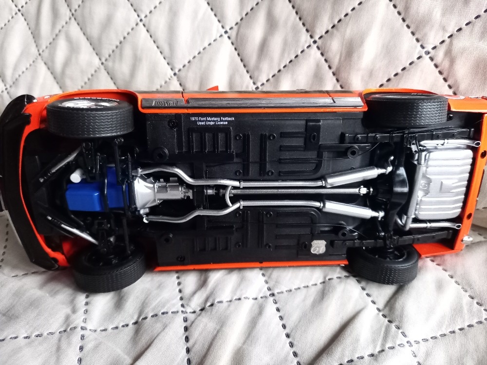 Prodám Ford Mustang Mach 1 - červený, 1:18 - Highway61 -nový - 9