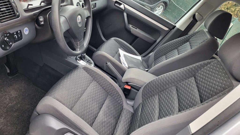 VOLKSWAGEN TOURAN 1.9TDI DSG TRENDLINE 77KW - 9