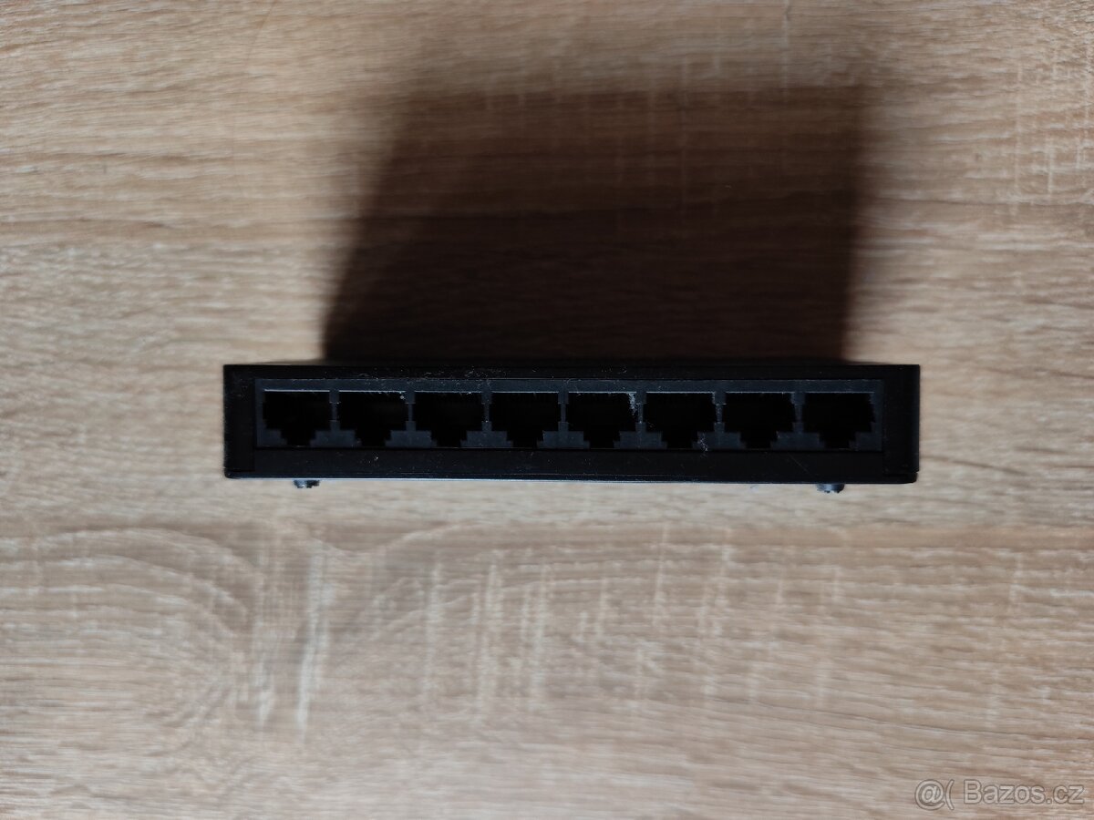 Switch 8 a 4 port 1Gb - 9