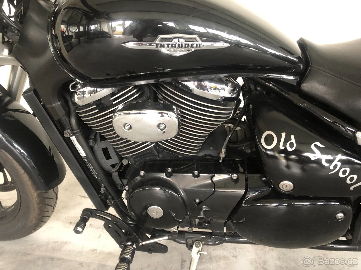Suzuki M800 Intruder - 9