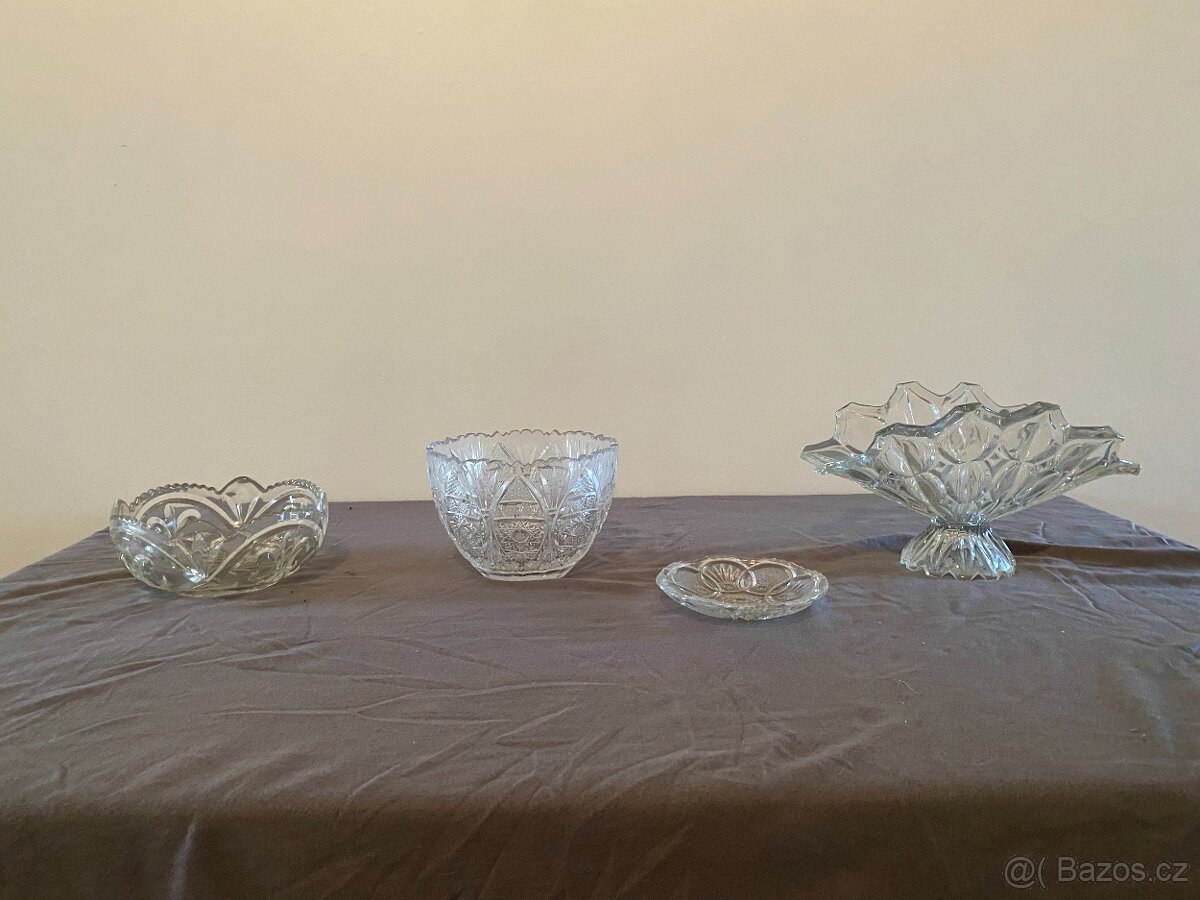 Skleněné mísy, tácy a podnosy - 9