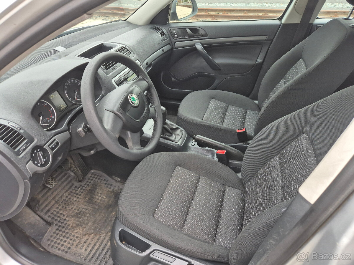 Škoda Octavia II combi, FaceLift 1,6MPi,serviska,06/2011 - 9