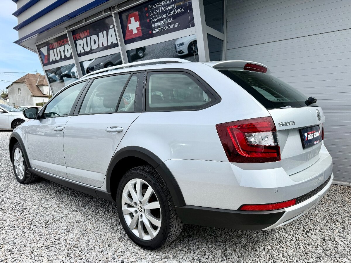 Škoda Octavia Scout 2,0TDI DSG❗️ - 9
