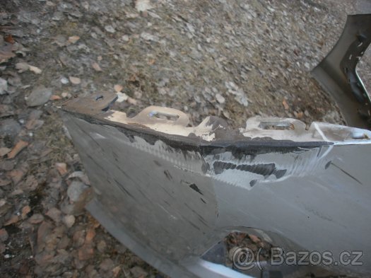 Prodám přední nárazník a kapotu na Peugeot 308 - 9