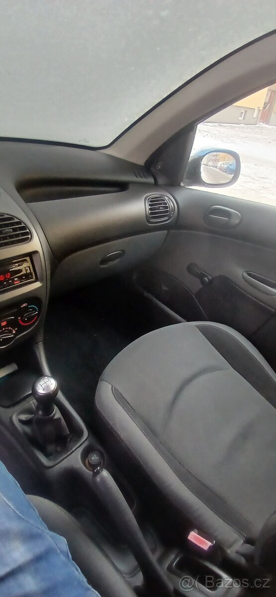 Peugeot 206 - 9