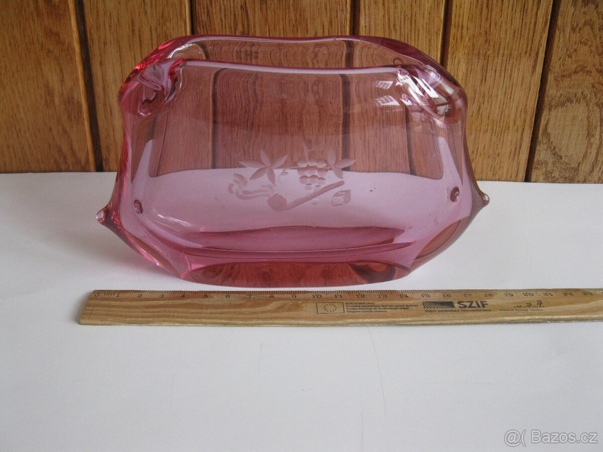 hrníčky,malachitová dóza,skleničky,krásná růž.váza ,sošky - 9