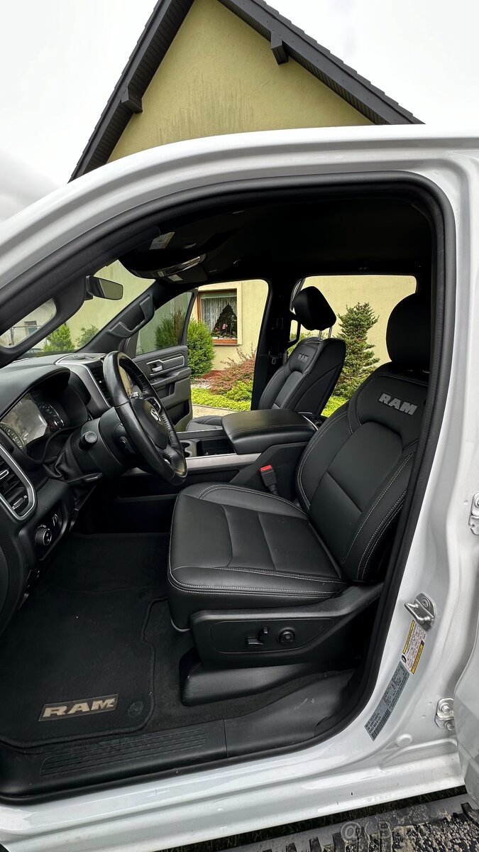 RAM 1500 5.7 HEMI NIGHT PAKIET LED ALPINE - 9