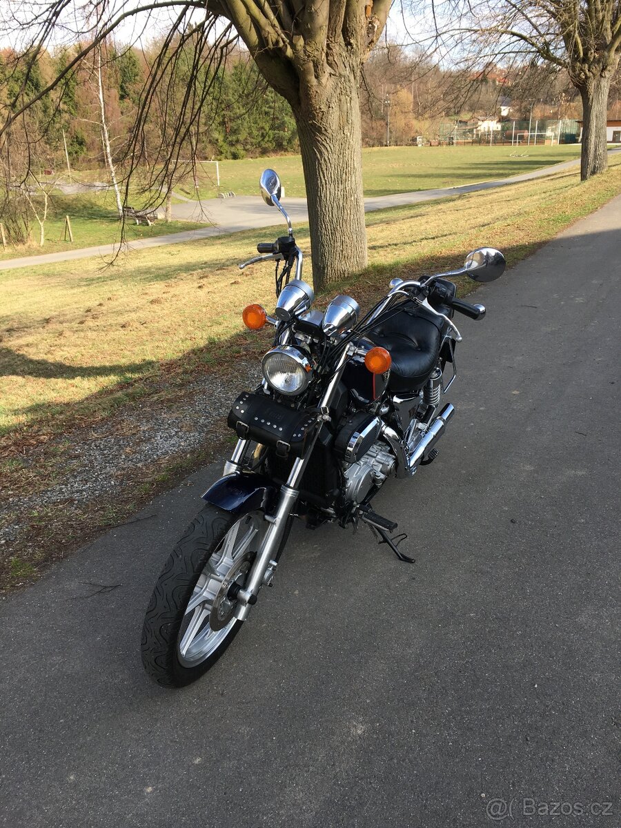 Kawasaki Vulcan VN 750 - 9