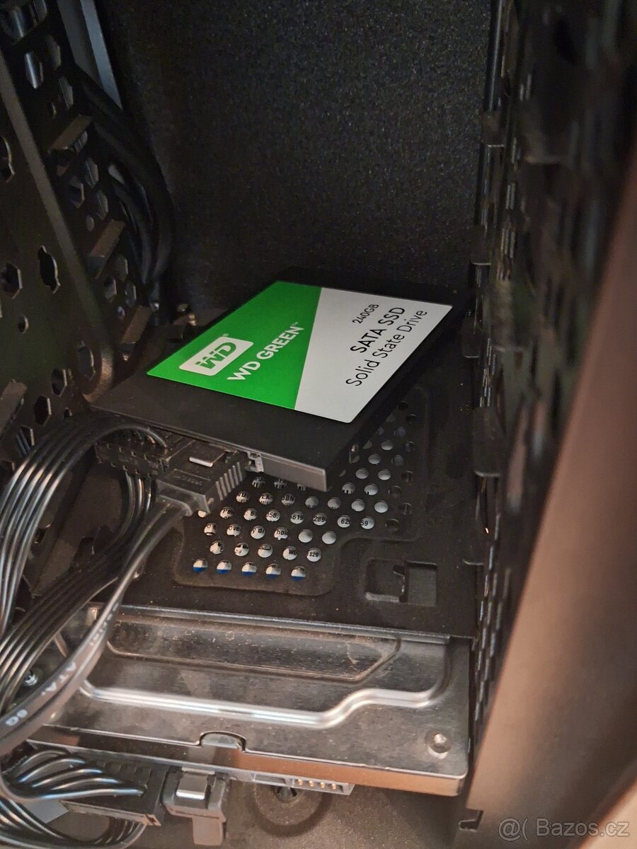 Starší herní počítač GIGABYTE/Intel i5/STRIX GTX 960 OC - 9