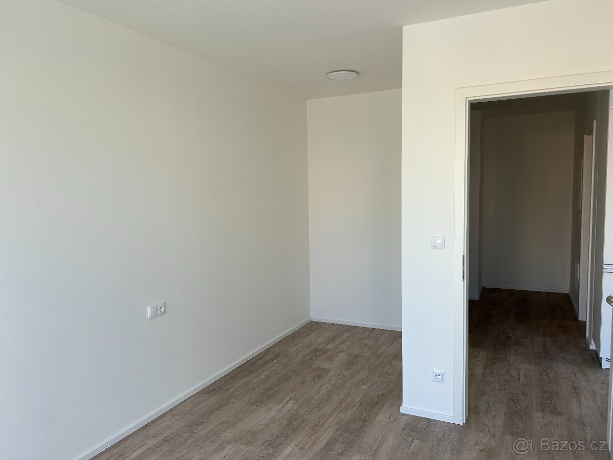 Pronájem bytu 2+kk 49 m² - 9
